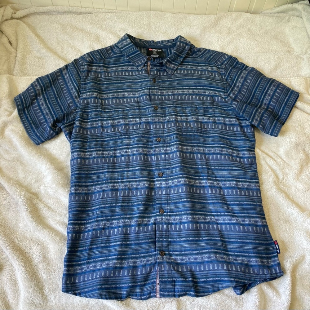 Sherpa Adventure Gear Bhaku Shirt - Men's size Large organic cotton blend EUC